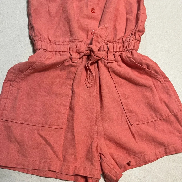 Old Navy Coral Linen Girls Romper size small (6-7) - Picture 2 of 9